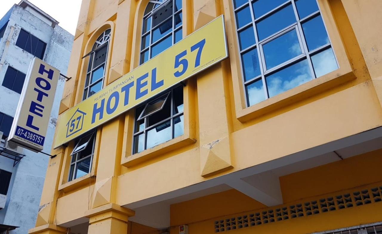 Fifty Seven Inn Batu Pahat Ngoại thất bức ảnh